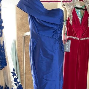 Macduggal gown nwt one shoulder mermaid style